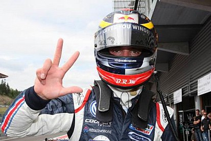 Doppia pole per Vergne a Thruxton