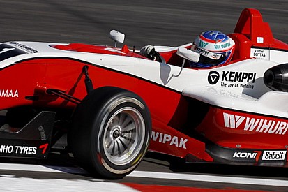 Bottas in evidenza nelle libere di Brands Hatch