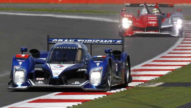 Dopo tre ore e mezzo ancora la Peugeot in testa