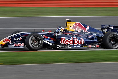 Ricciardo vola nella seconda sessione di qualifica