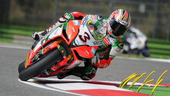 Biaggi ha firmato per l'Aprilia fino al 2012