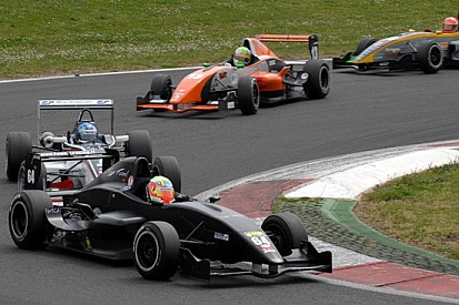 F.2000 Light: Piva si impone in gara 1 ad Adria