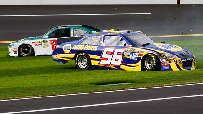 Earnhardt Jr sbatte e perde la pole di Daytona