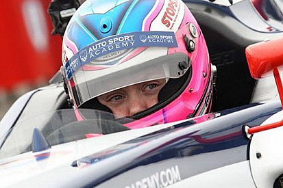 Giada De Zen firma per la Viola Formula Racing