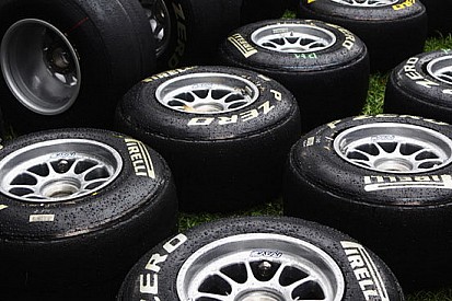 Pirelli: Hembery si gode la pole record di Vettel