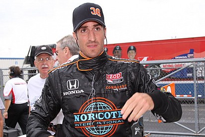 Tomas Scheckter trova un volante per la Indy 500