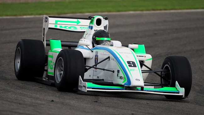 Il rumeno Marinescu continua in Formula 2