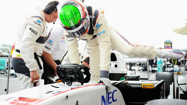 Una zavorra persa ha perforato la Sauber di Perez!
