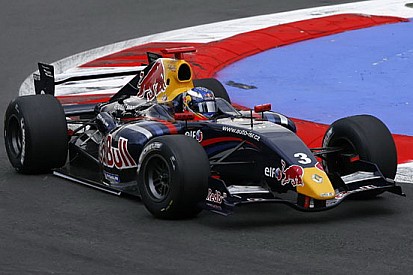 Wickens regala la pole di gara 2 a Ricciardo