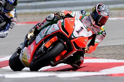 Una costola incrinata per Max Biaggi