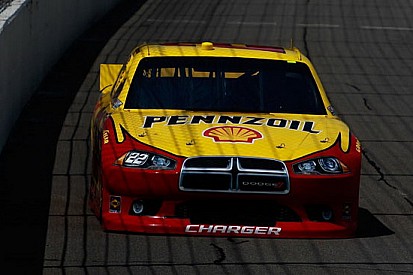 Terza pole consecutiva per Kurt Busch