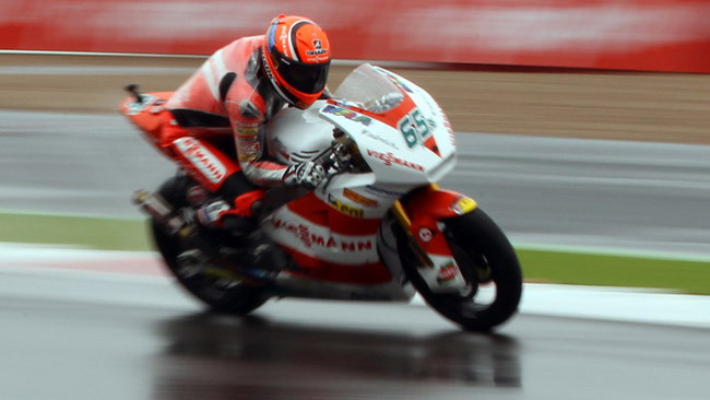 Assen, Libere 1: il diluvio non spaventa Bradl