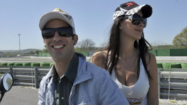 Melandri ancora indeciso tra BMW e Aprilia