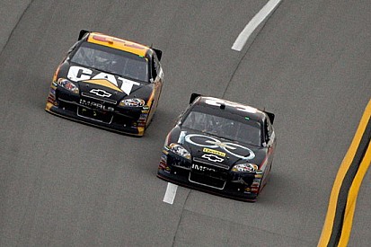 Bowyer batte in volata Burton a Talladega