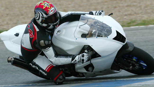 Hofmann in pista a Valencia con l'Aprilia CRT