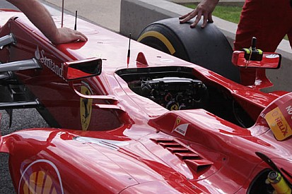 La Ferrari integra gli specchietti retrovisori nelle pinne