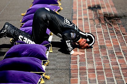 Quarto centro alla Brickyard 400 per Jimmie Johnson