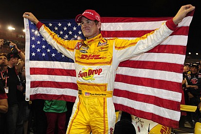 Power sbatte e Hunter-Reay festeggia il titolo!