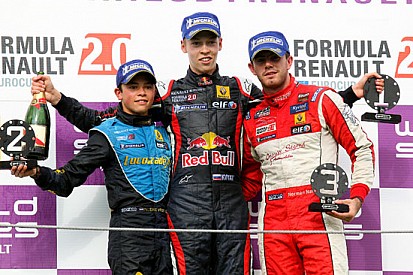 Daniil Kvyat si riscatta in gara 2 a Budapest
