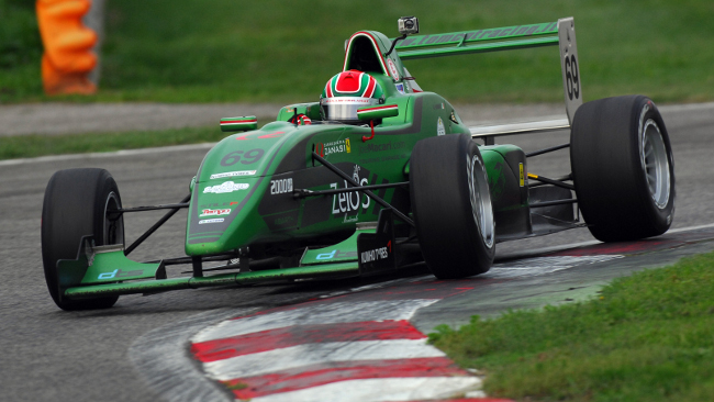 F.2000 Light: Gara 1 a Turchetto, Zanasi campione