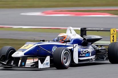 Silverstone, Gara 1: Tincknell la spunta su Lynn