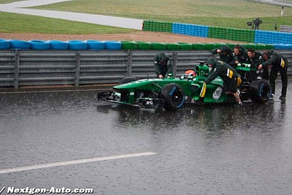 La Caterham prova il vanity panel a Magny-Cours