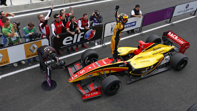 Ancora Vandoorne, che diventa leader del campionato