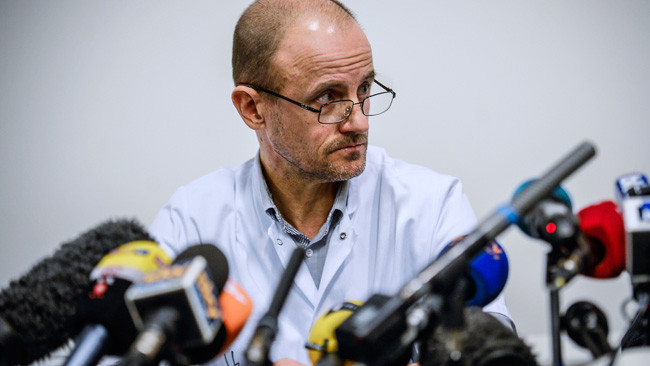 Dramma Schumi: guardate lo sguardo del medico!
