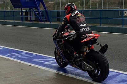 Jerez, Day 1: pioggia padrona, caduta per Melandri