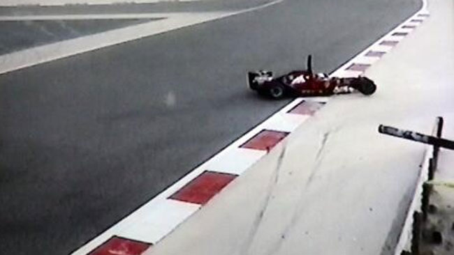 Kimi chiude la giornata della Ferrari con il botto
