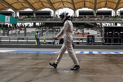 Bottas penalizzato per aver ostacolato Ricciardo