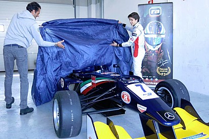 Riccardo Agostini svela i colori della sua monoposto