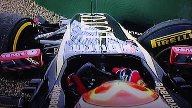 Maldonado sbatte come Hamilton nel 2007!
