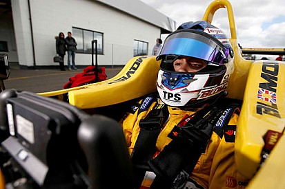 Tom Blomqvist domina gara 1 a Silverstone