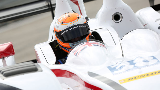 Tincknell regala la pole alla Jota a Silverstone