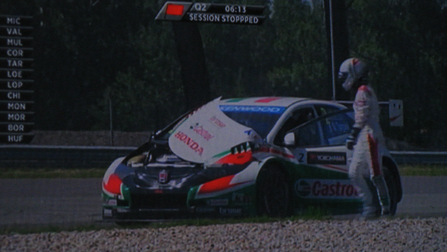Slovakiaring, Q2: A Tarquini si apre il cofano in curva!