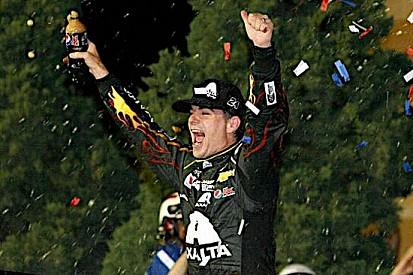 Prima vittoria stagionale per il leader Jeff Gordon