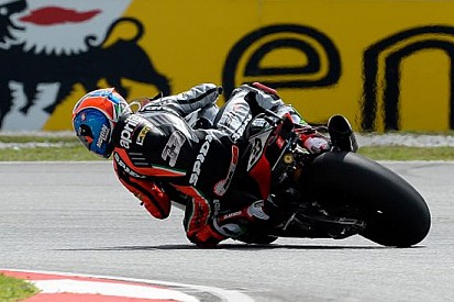 Sepang, Libere 1: Melandri guida la tripletta Aprilia