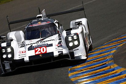 Clamoroso: si ferma l'Audi 1 e torna davanti la Porsche