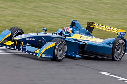 Buemi in evidenza nei test collettivi di Donington