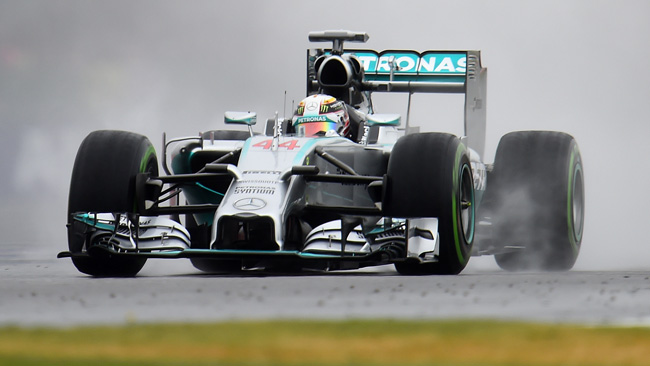Silverstone, Q2: Hamilton precede Rosberg