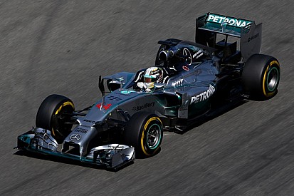 Il duo Mercedes fatica un po' senza il FRIC