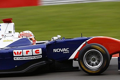 Pole sul bagnato per Luca Ghiotto!