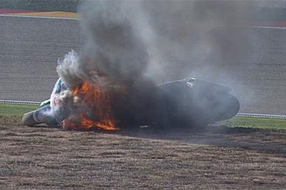 La Ducati di Barbera a fuoco per una perdita di benzina