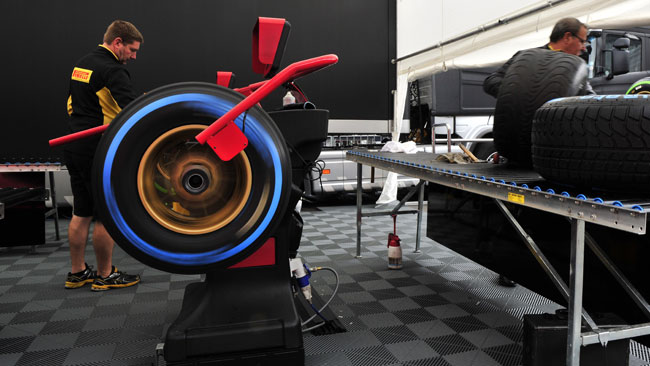 Pirelli porta le gomme 2015 ai test di Abu Dhabi?