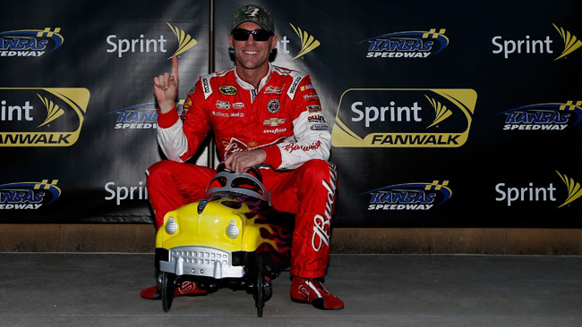 Ottava pole di Kevin Harvick al Kansas Speedway