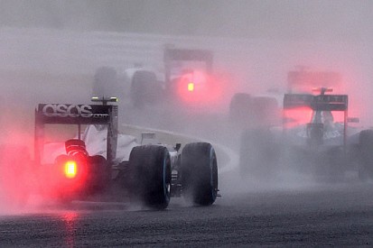 Team e piloti chiedono gomme da bagnato migliori