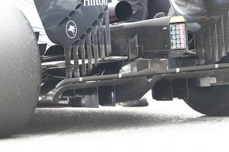 McLaren: braccio ancorato alla struttura deformabile!