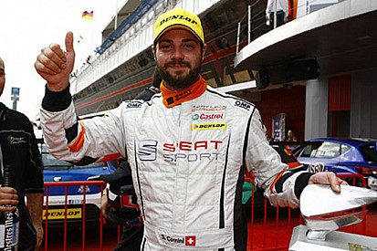 Stefano Comini firma con il team Target Competition