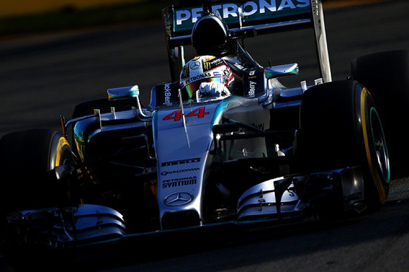 Melbourne, Q2: Hamilton vola, Kvyat viene eliminato